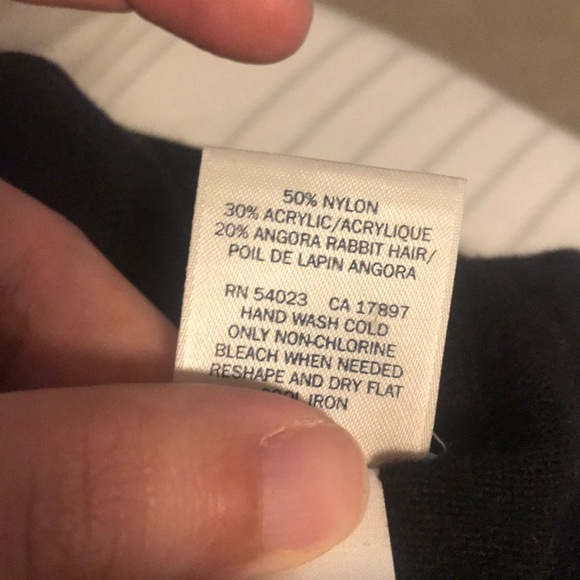 Deep V sweater - Picture 3 of 3